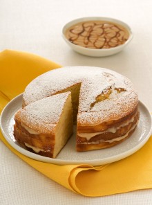 Torta con crema allo yogurt