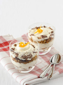 Coppette con crema di ricotta e cioccolato