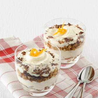 Coppette con crema di ricotta e cioccolato