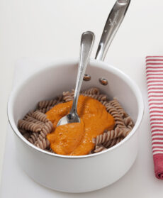 Fusilli integrali con crema di peperoni