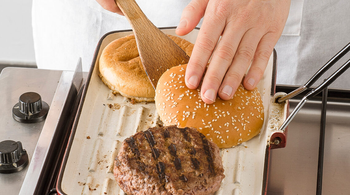 Come cucinare gli hamburger a casa