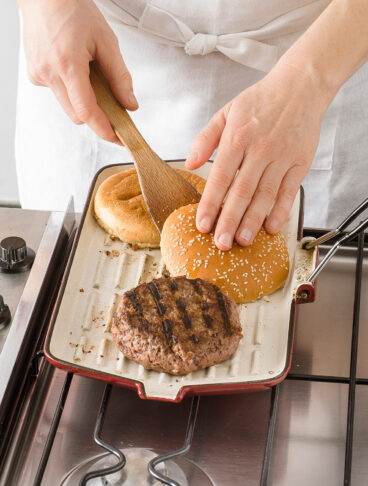 Come cucinare gli hamburger a casa