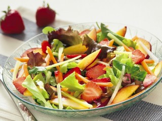 insalata di frutta e verdura