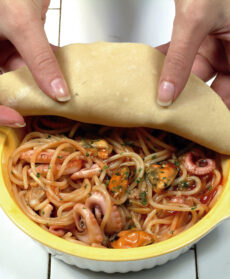 SPAGHETTI ALLO SCOGLIO IN CROSTA
