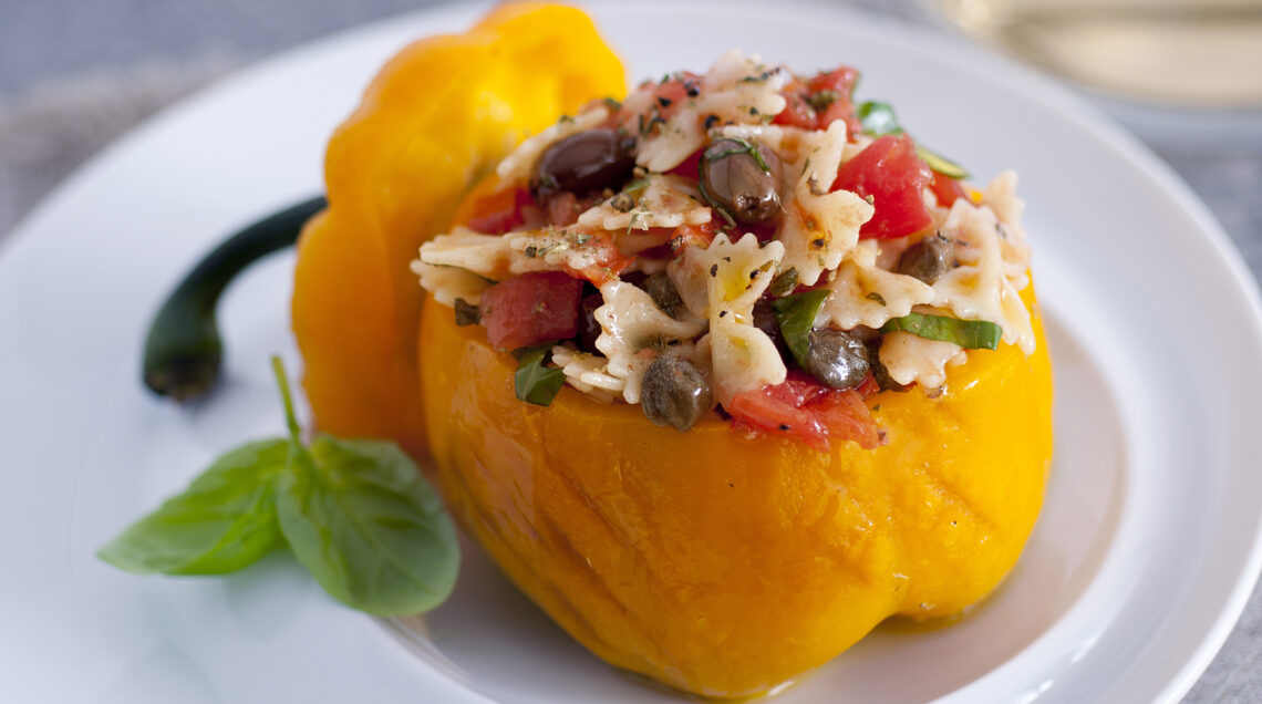 Insalata di pasta nei peperoni