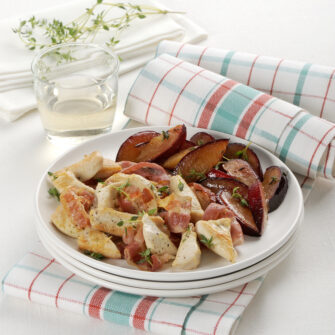 Bocconcini di pollo con prugne e timo