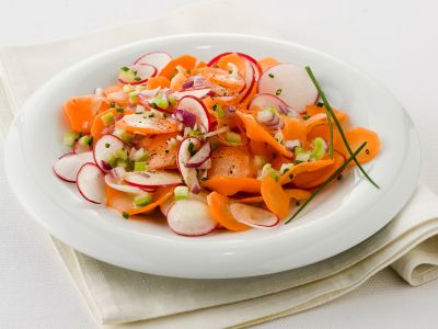insalata sfiziosa di carote e ravanelli