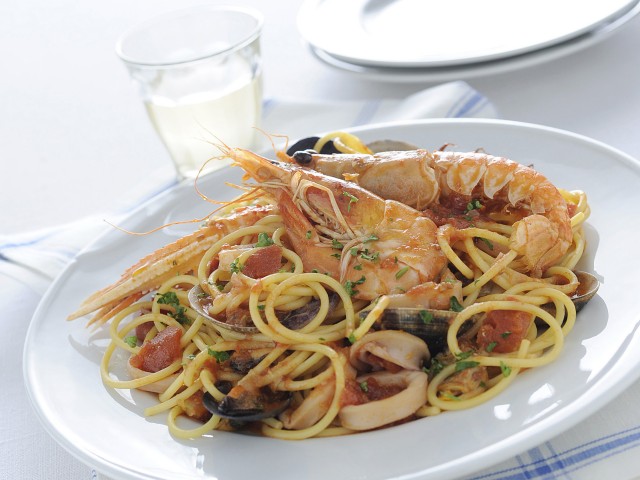 Spaghetti Allo Scoglio In Crosta Sale Pepe