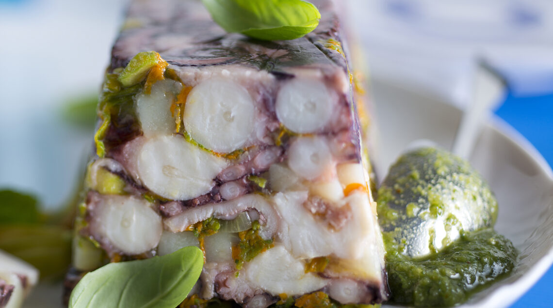 Terrina di polpo con basilico e mandorle