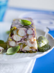 Terrina di polpo con basilico e mandorle