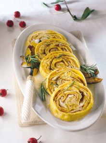 Rotolo di pasta con ripieno di zucca gialla