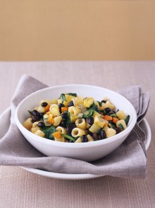 Tubetti con fagioli neri