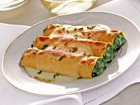 Piatto di cannelloni ricotta e spinaci