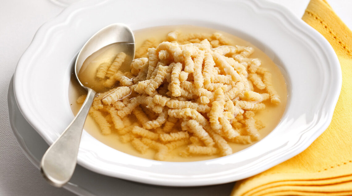 Piatto di passatelli in brodo