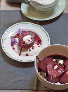 Pere al vino nero con crema di ricotta di montagna