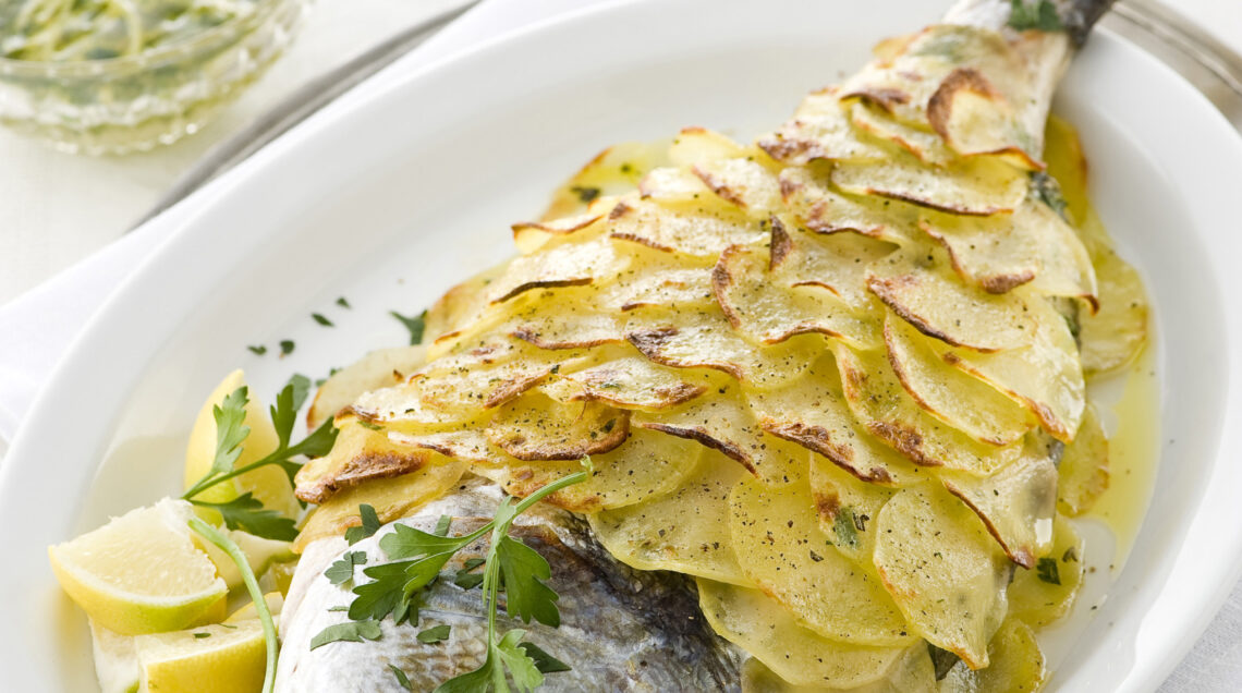 Orata in crosta aromatica di patate