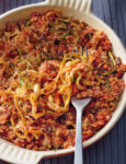 teglia di spaghetti di verdura al ragù di farro Sale&Pepe ricetta