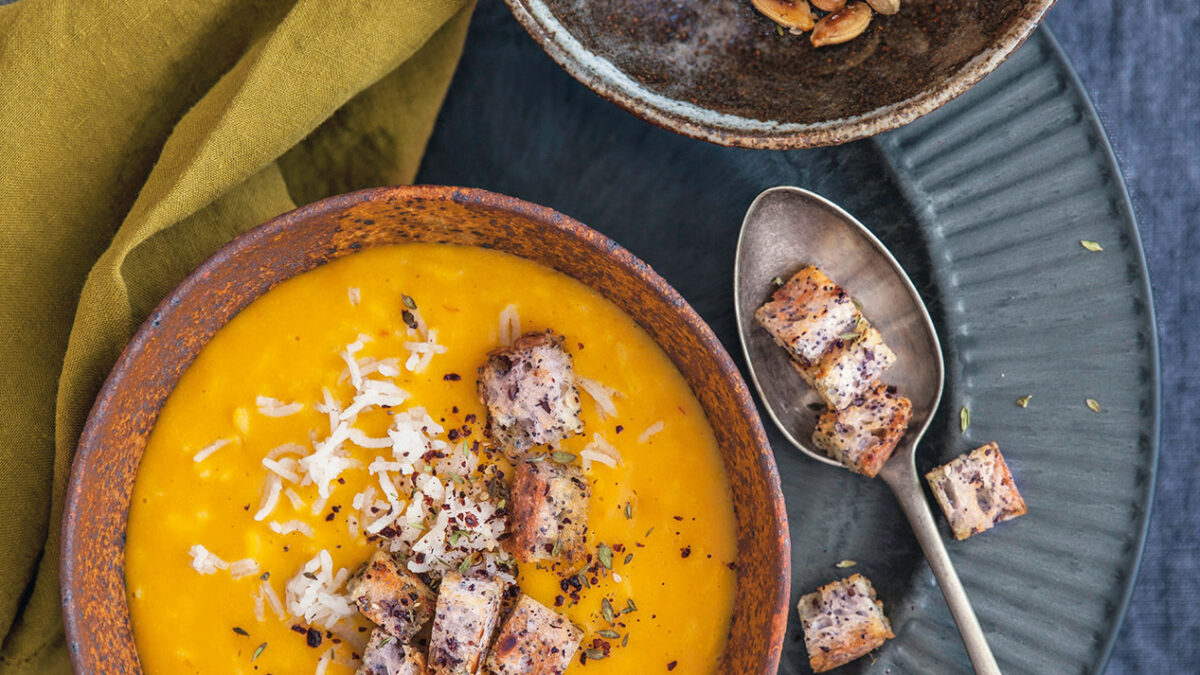Zuppa di riso e zucca con crostini e za’atar