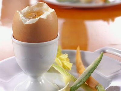 uovo alla coque con pinzimonio ricetta