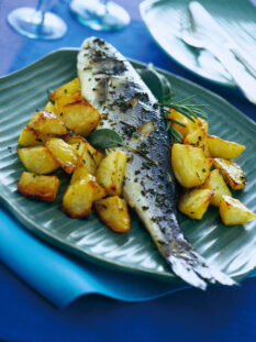 branzino al forno con patate Sale&Pepe ricetta