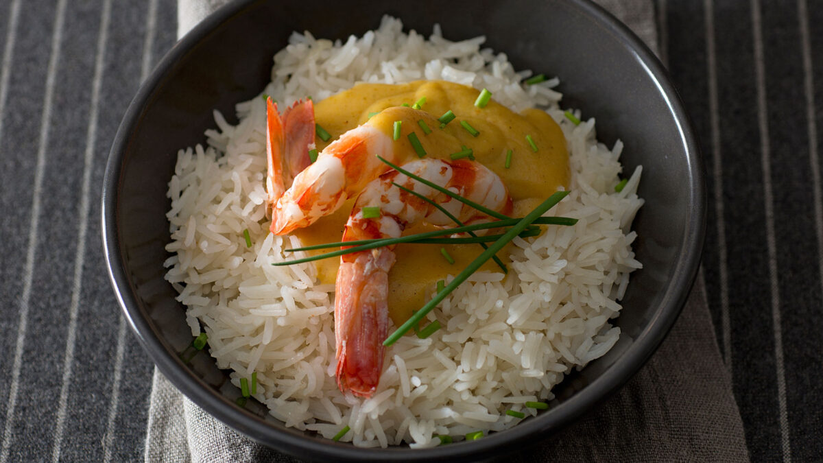 Riso Basmati con besciamella al curry e gamberi