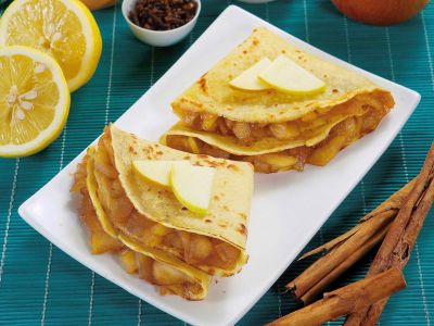 crepes alle mele caramellate ricetta