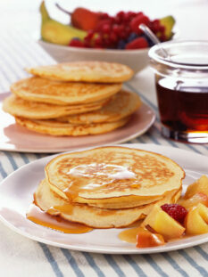 pancake con sciroppo d'acero e frutta fresca Sale&Pepe ricetta