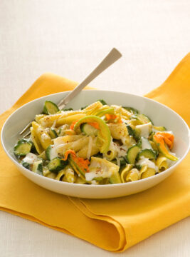 pasta-zucchine-e-fiori ricetta Sale&Pepe