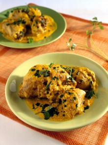 Pollo al curry con yogurt