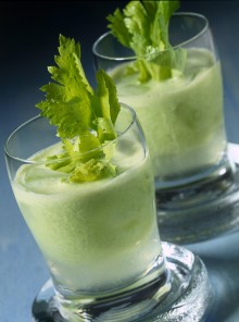 Succo di ananas e uva