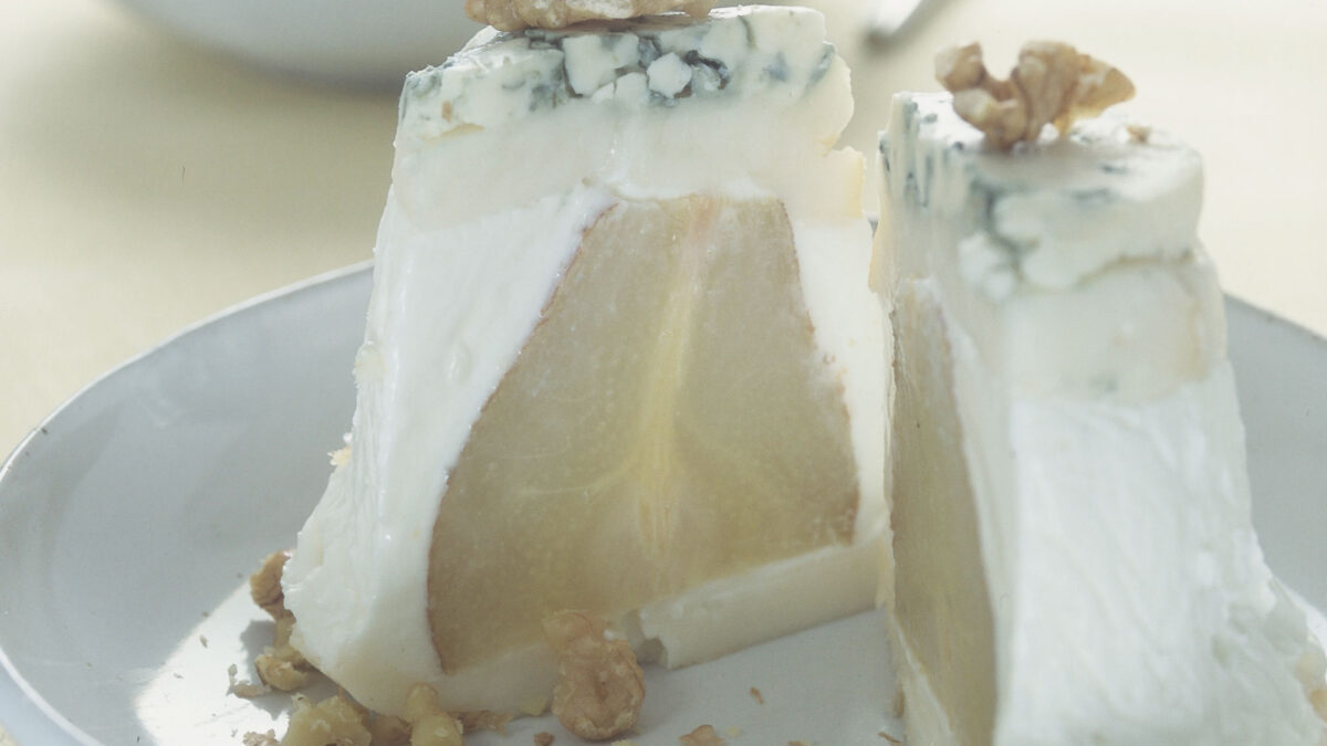 Terrina di formaggio, pere e noci