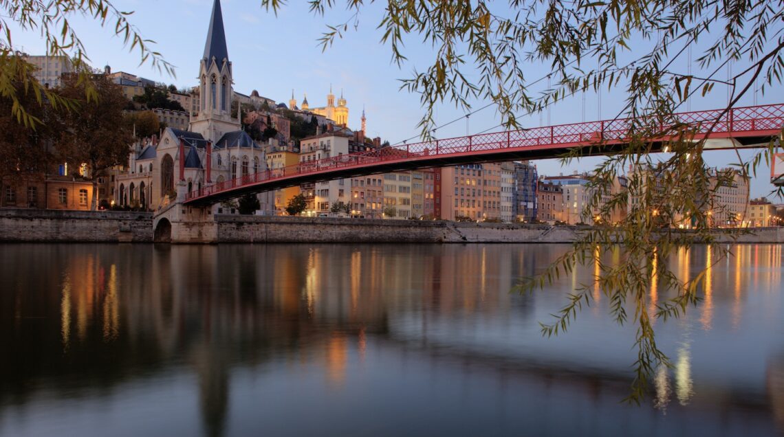 Lione: Passerelle Saint George. La SaÃ´ne.