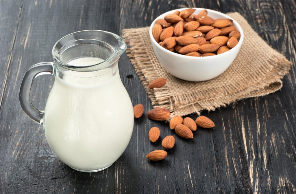 Latte di mandorle fatto in casa: 6 passi falsi da evitare - Sale&Pepe