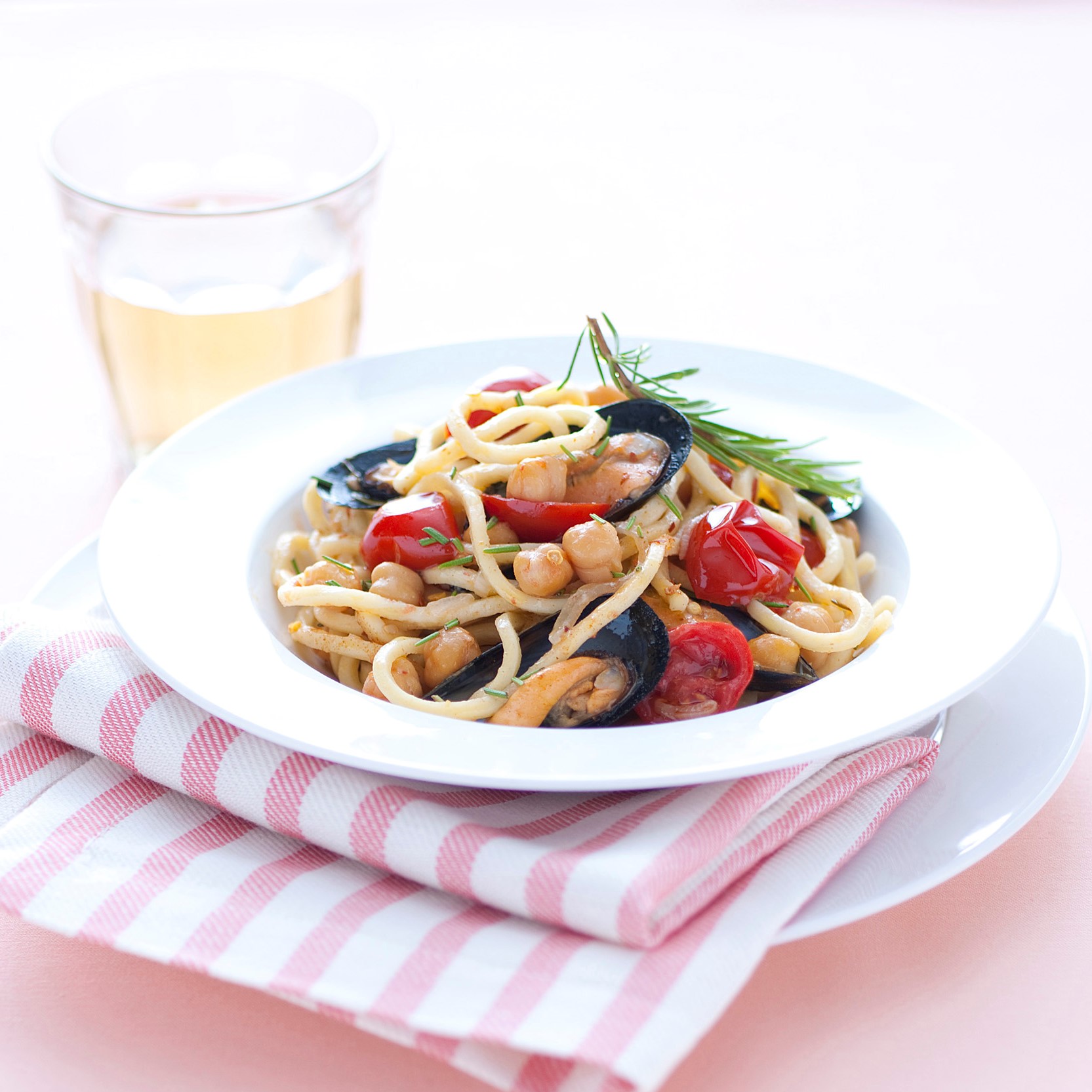 Troccoli con cozze, ceci e pomodorini Sale&Pepe