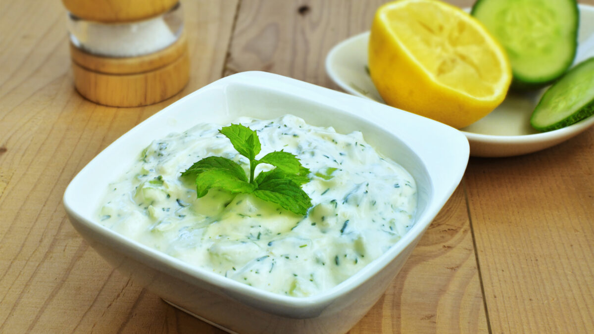 Tzatziki, la salsa fresca e aromatica