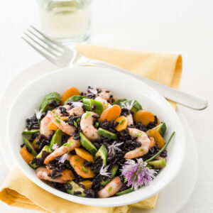 insalata-riso-nero-gamberetti-zucchine-carote ricetta Sale&Pepe