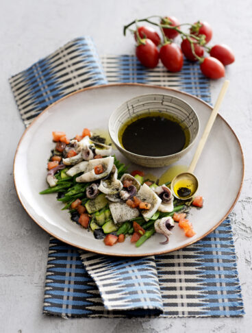 Insalata-seppie- verdure-vinaigrette -nero