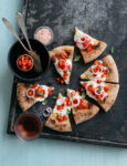 Pizza con pomodorini, burrata e cipolla di Tropea ricetta Sale&Pepe