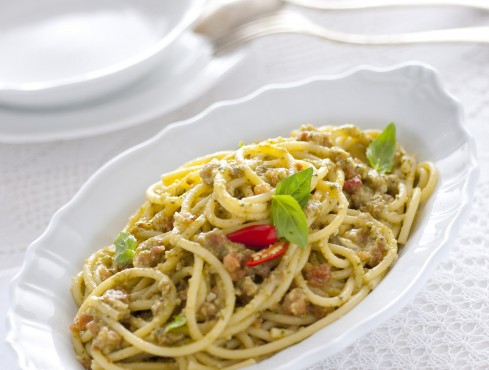 Come fare il pesto di zucchine, rucola, noci, pistacchi | Sale&Pepe