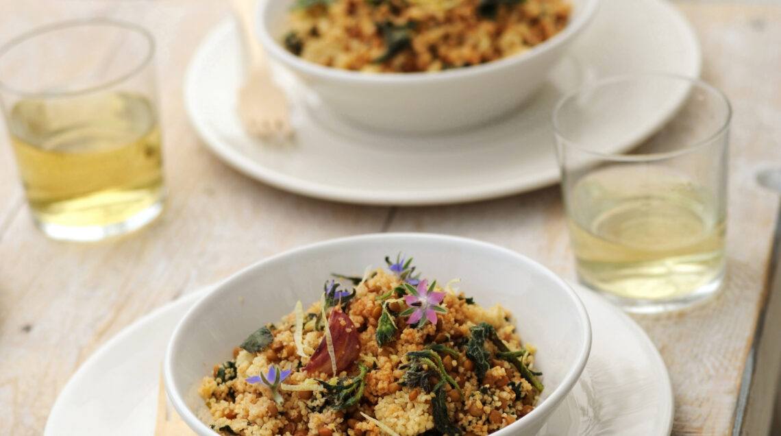 Cuscus con lenticchie, borragine e ortiche