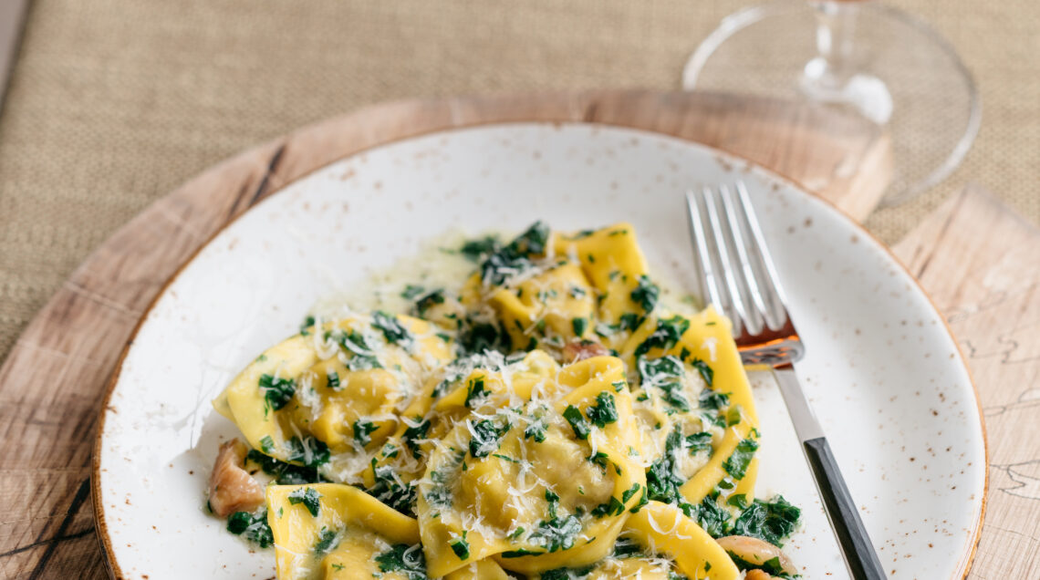 Ravioli di castagne e Stelvio con salsa di erbette ricetta Sale&Pepe