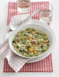 Minestrone di orzo con castagne e ceci