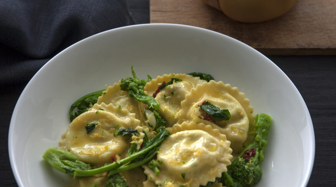 Ravioli di provola affumicata con cime di rapa