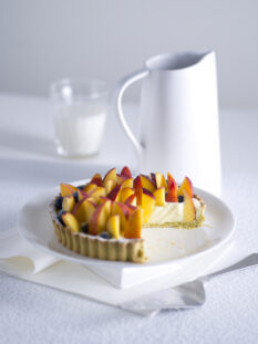 Crostata ai pistacchi con crema e frutta