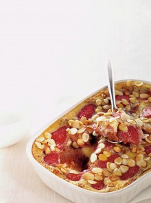 Dolce di pan di spezie, mascarpone e fragole