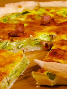 Quiche con zucchine e pancetta croccante