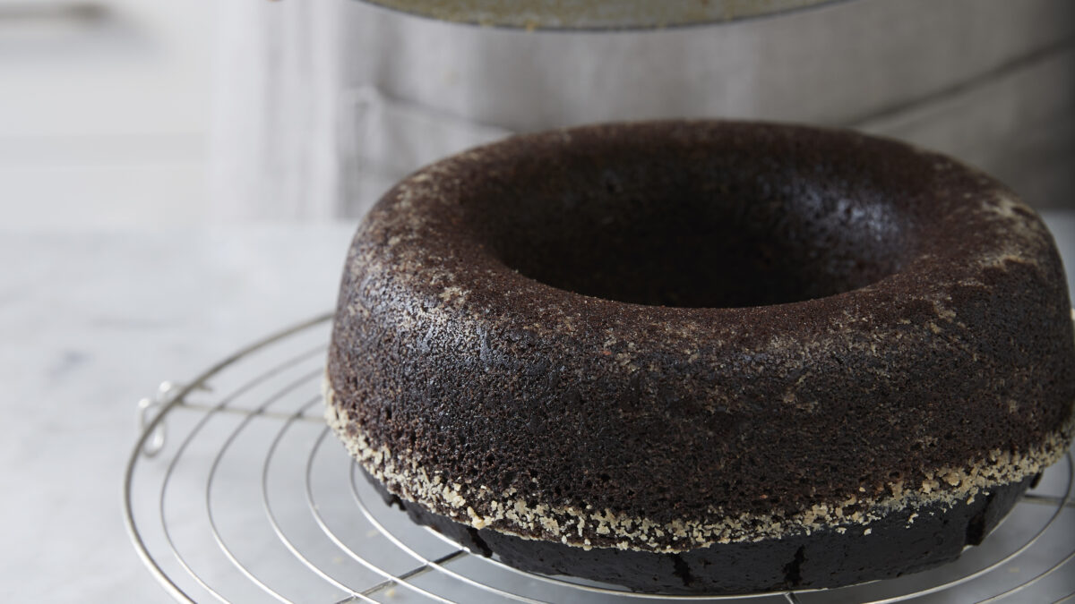 Ciambella vegana al cacao e cioccolato
