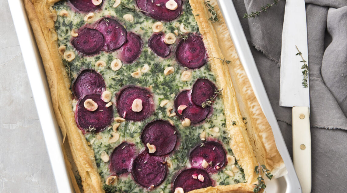 Torta salata con spinaci, gorgonzola e nocciole