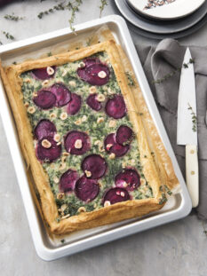 Torta salata con spinaci, gorgonzola e nocciole