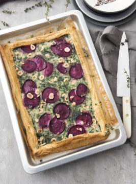 Torta salata con spinaci, gorgonzola e nocciole